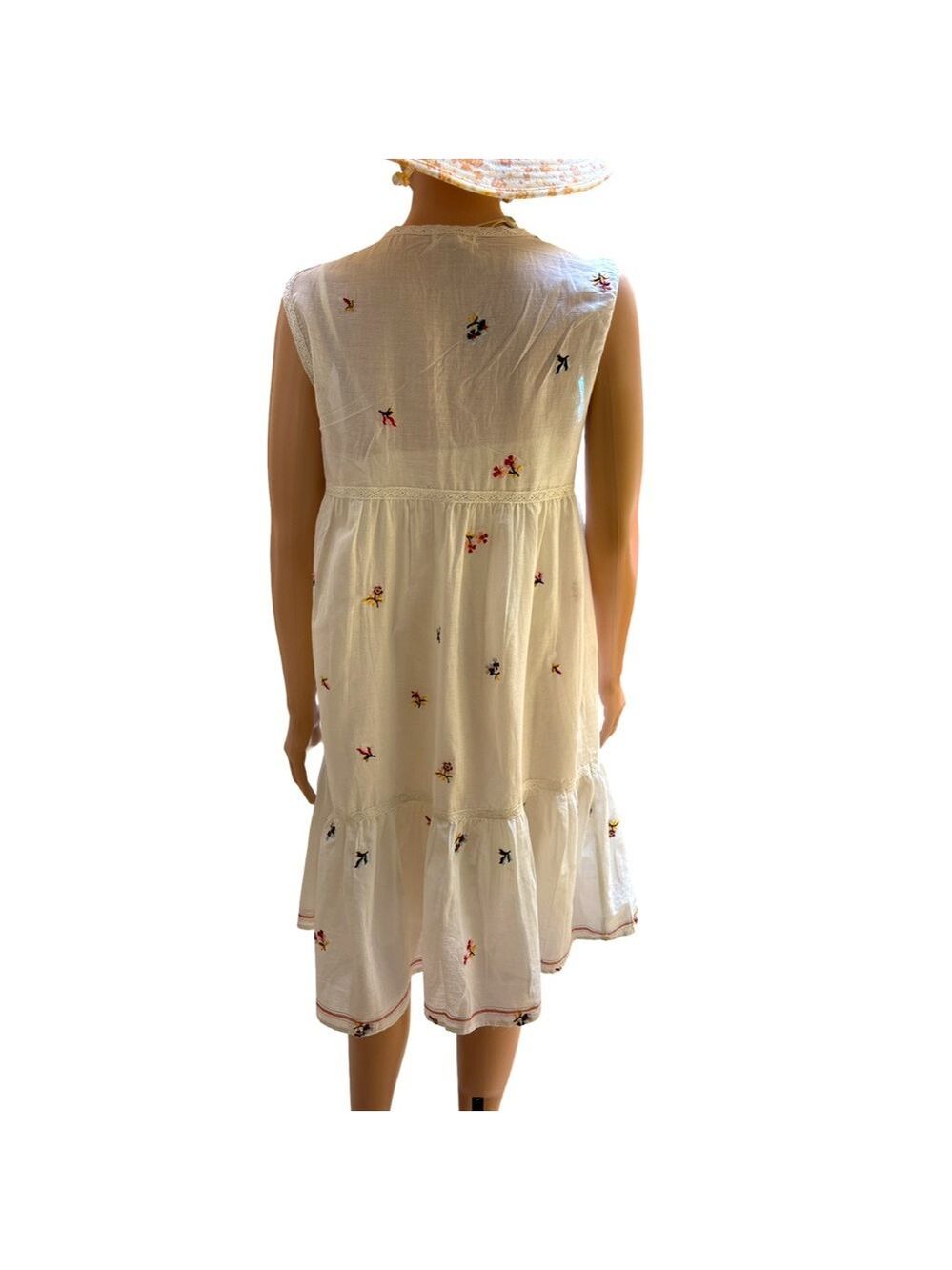 MaxStudio White Floral Embroidered Tiered Dress Small NWT - Picture 3 of 9